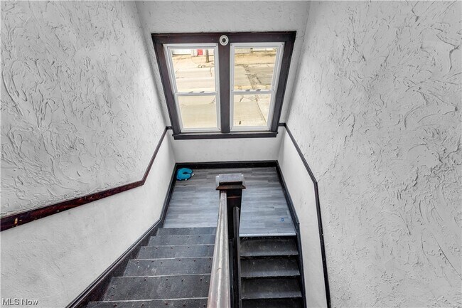 Building Photo - 4657 Warner Rd