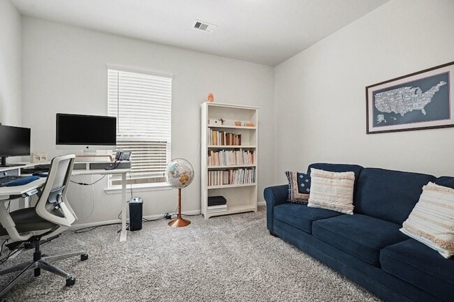 Building Photo - 2214 Lierna Dr