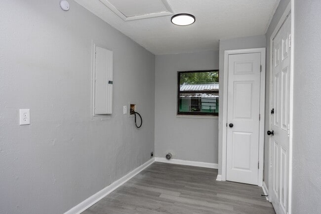 Building Photo - ? Fully Renovated 3-Bedroom Home in Starke...