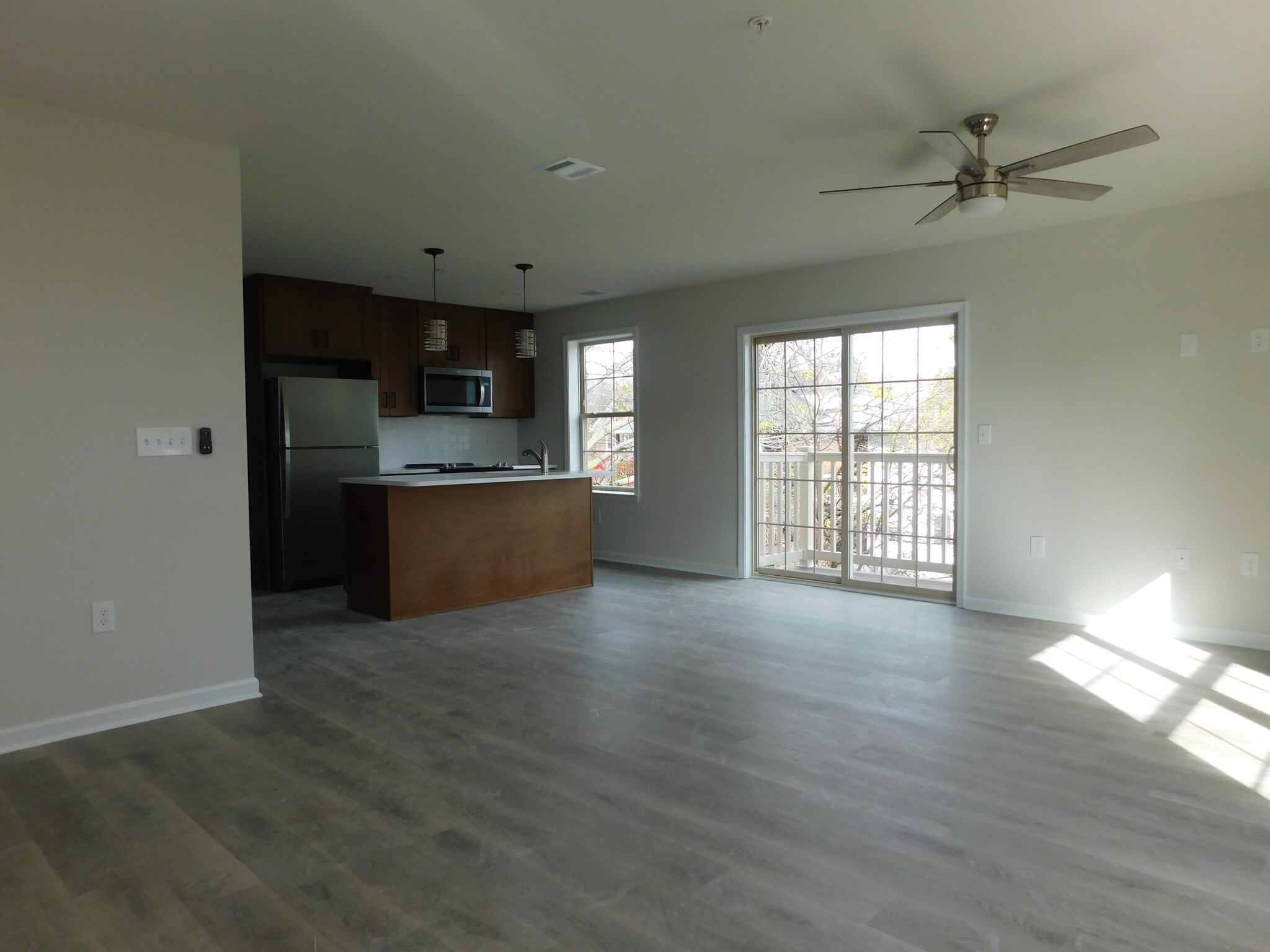 Building Photo - 1513 Maple St