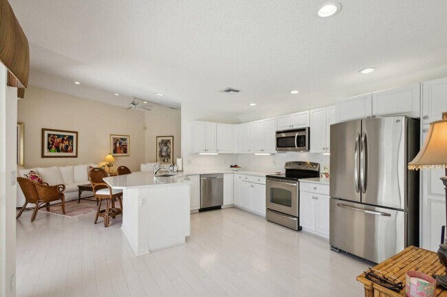 Building Photo - 16481 Riverwind Dr