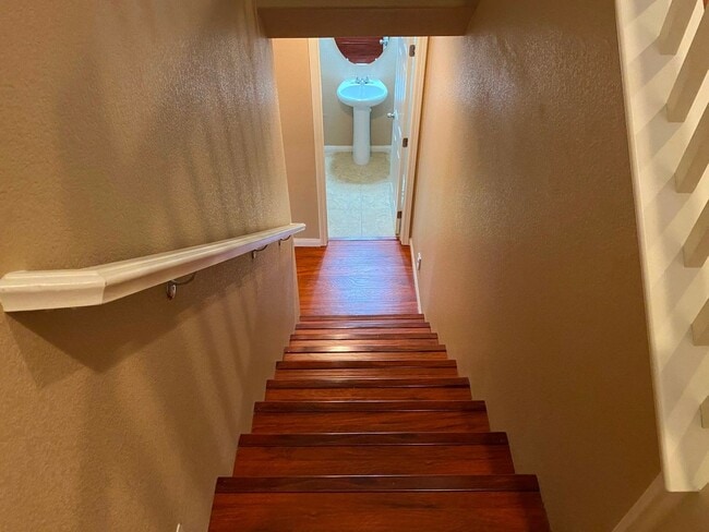 Building Photo - Southwest Beauty!