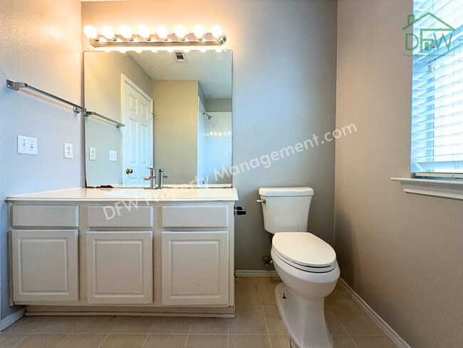 Building Photo - Spacious 5-Bedroom, 3.5-Bathroom Home for Lease in Denton, TX