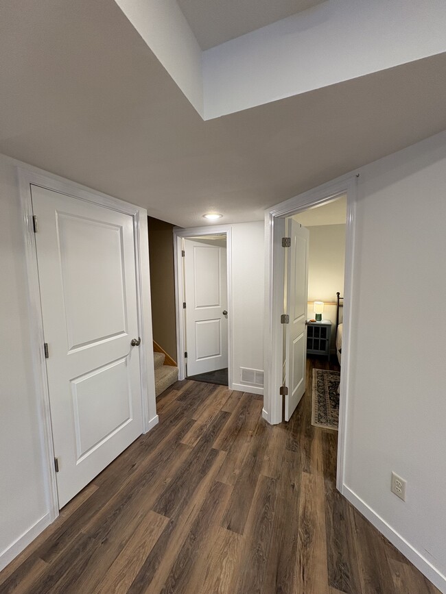 Building Photo - 1612 Nuthatch Ave