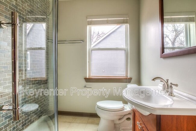 Building Photo - 1308 NW 16th St