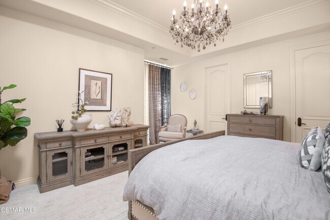 Building Photo - 4358 Cresthaven Dr