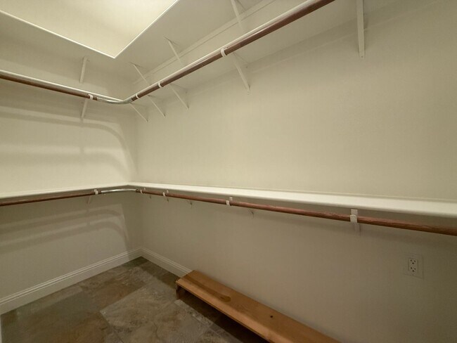 Building Photo - ***JUST REDUCED!!!*** 2-Bedroom, 2-bathroom single level home located in Country Club Villas in L...