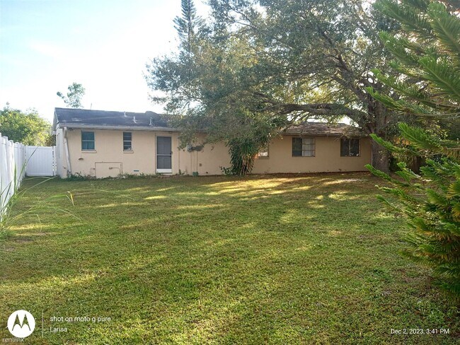 Building Photo - 2 br, 1 bath House - 13826 1st St