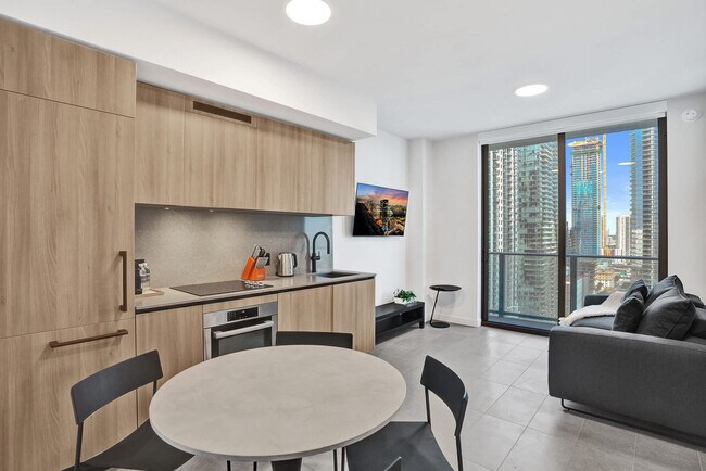 Building Photo - 121 NE 5th St