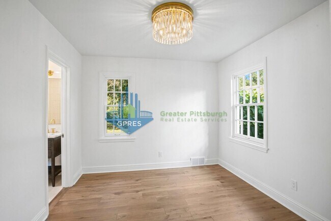 Building Photo - Elegant Fox Chapel 4-Bedroom, 3.5-Bath Home