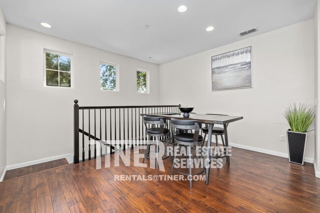 Building Photo - 506 Monet Ln