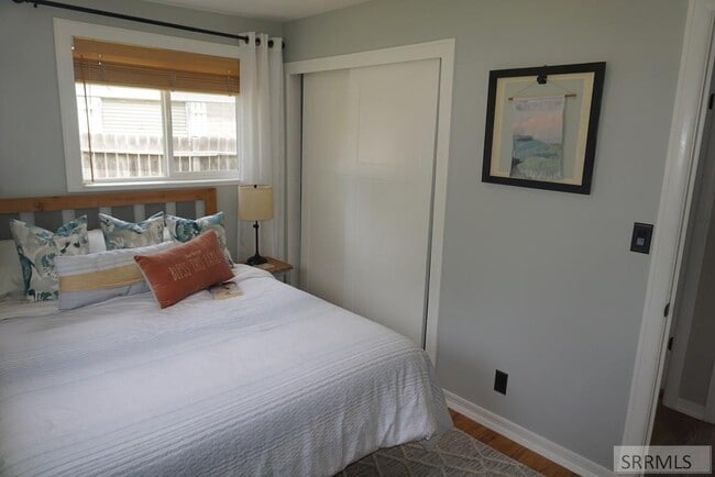 Building Photo - 613 Sykes Dr