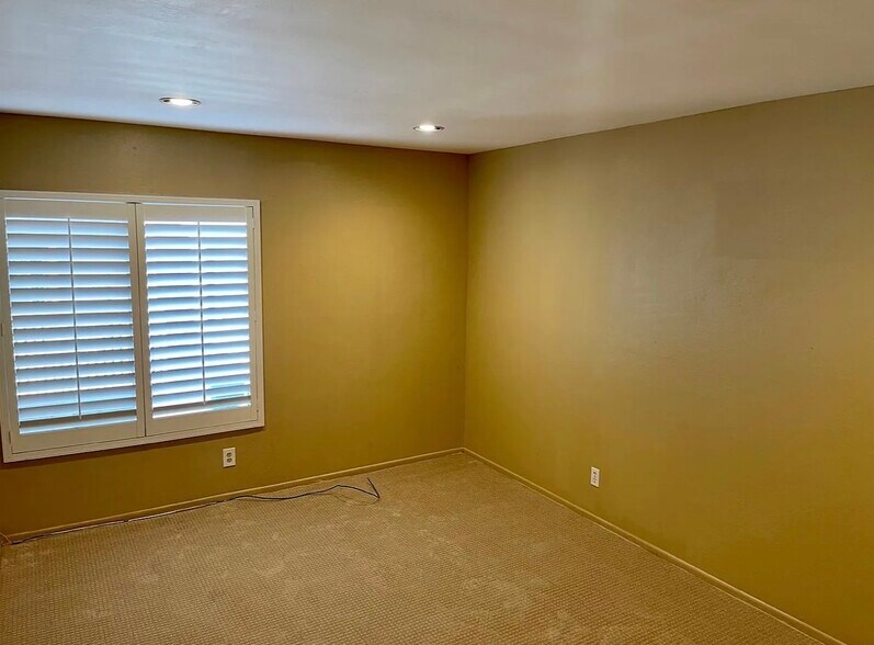 Building Photo - 5700 Etiwanda Ave