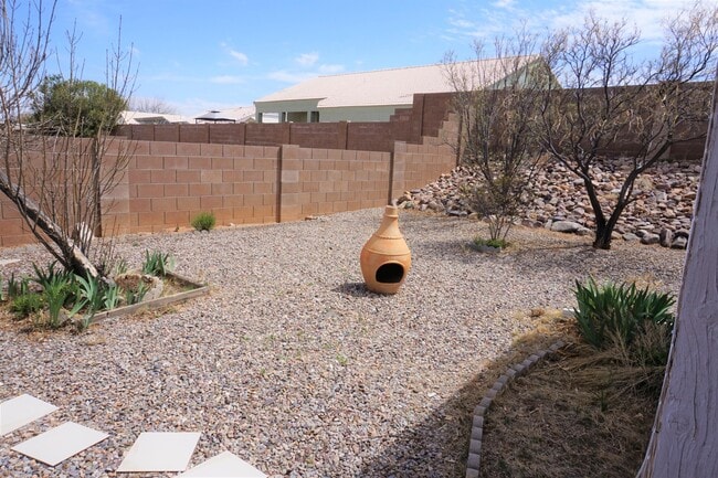 Building Photo - 1388 Skyline Ave