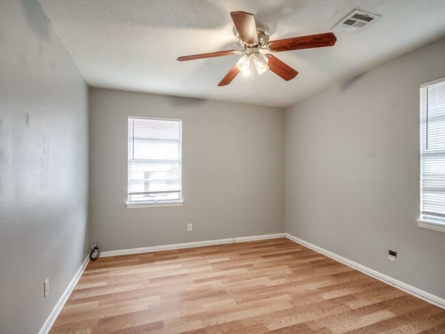 Building Photo - 5004 S Broadway Ave