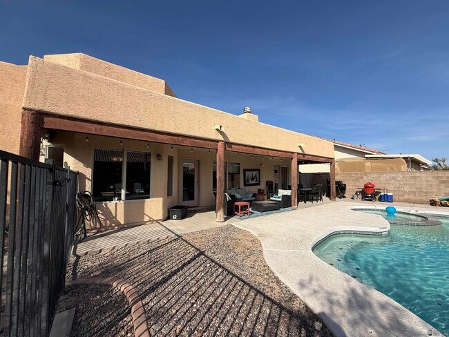 Building Photo - 10745 E 38th Ln