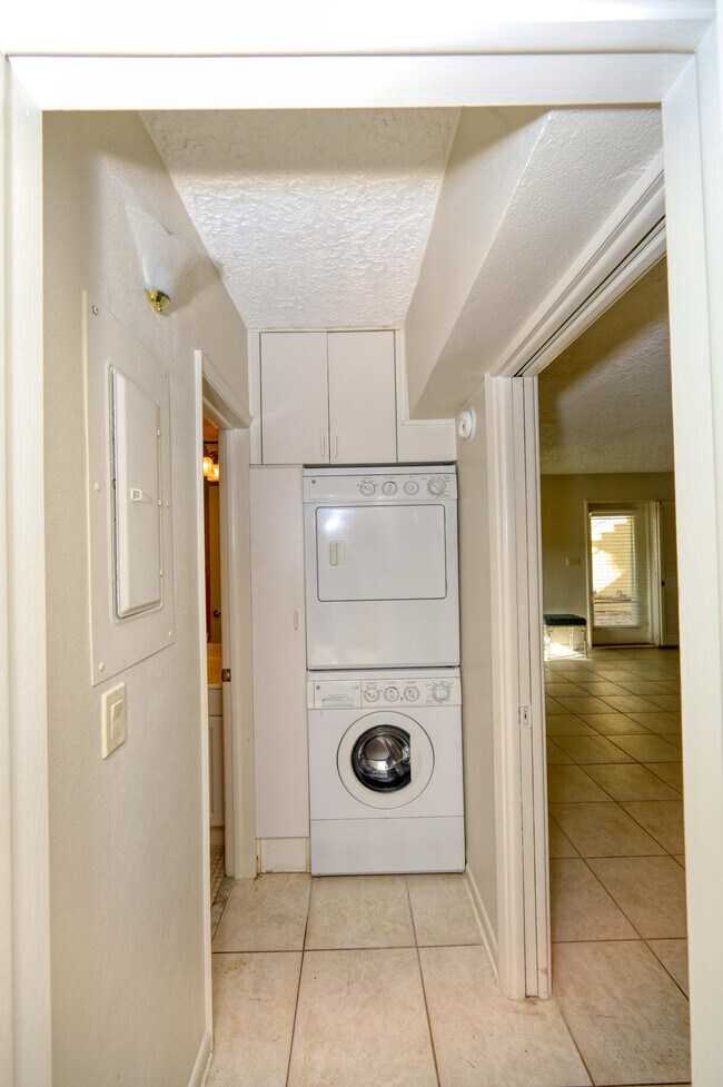 Building Photo - 5060 N Ocean Dr