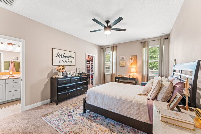 Building Photo - 3/2, fully fenced single family home in NW...