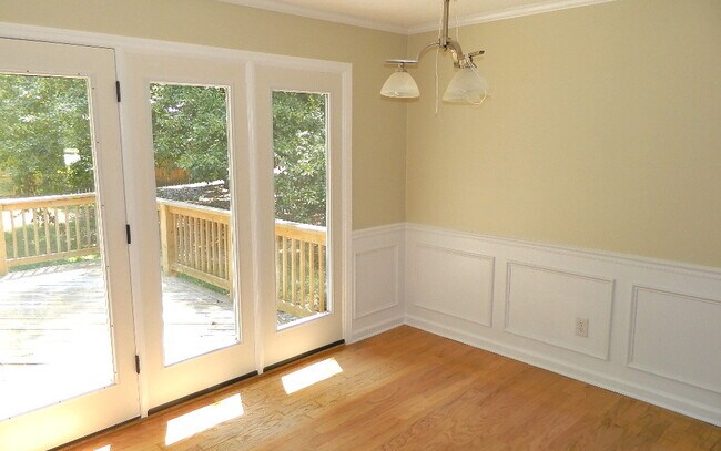 Building Photo - 3950 Braddock St