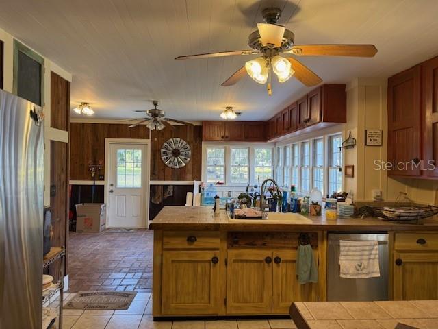 Building Photo - 1905 Myrtle Lake Ave