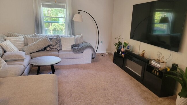 Building Photo - Located in Creedmore Hills a 4BR/2.5BA home with 2 car garage