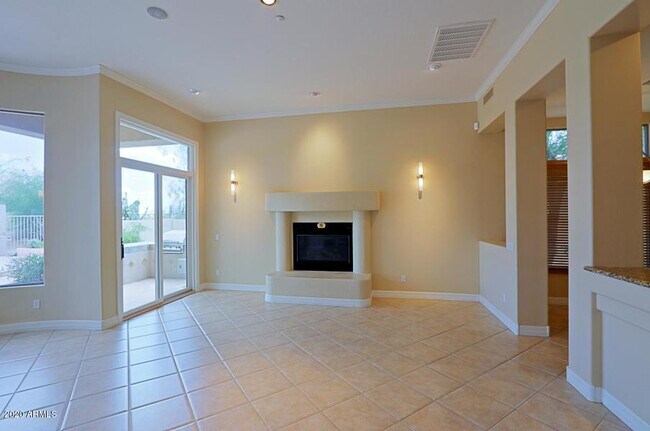 Building Photo - 9311 E Cavalry Dr