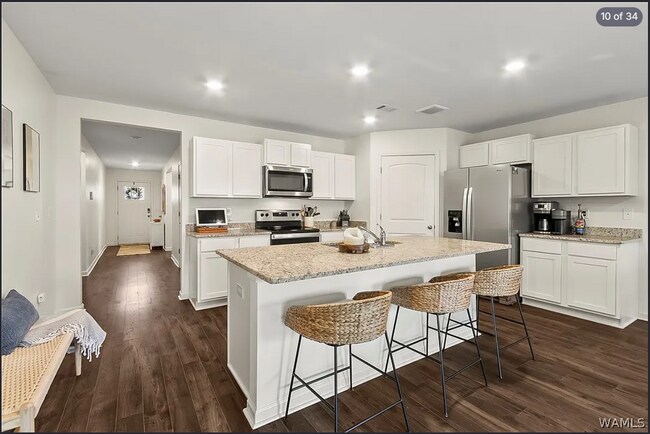 Building Photo - 3704 Magnolia Hls Dr