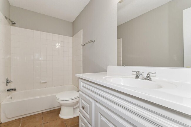 Building Photo - 4838 Mistic Lake Dr
