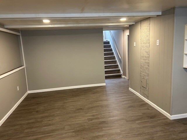 Building Photo - 6461 Almont Dr