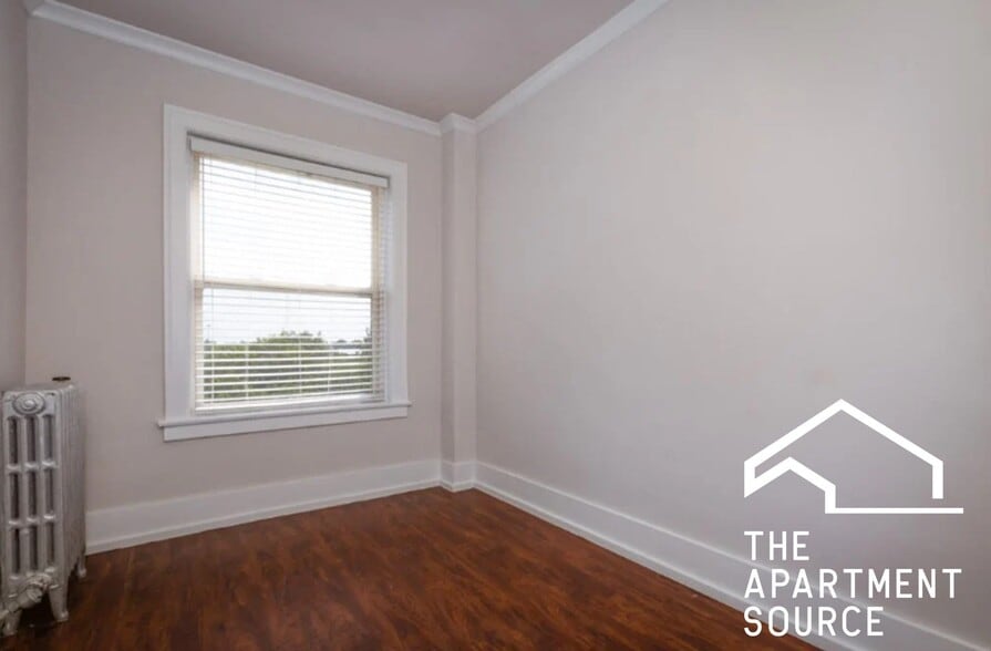 Building Photo - 6748 N Ashland Ave