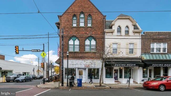 Primary Photo - 4 W State St