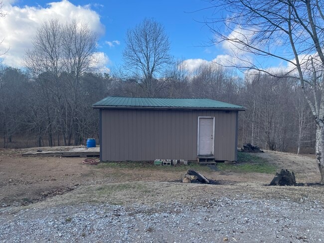 Building Photo - 137 Powell Rd
