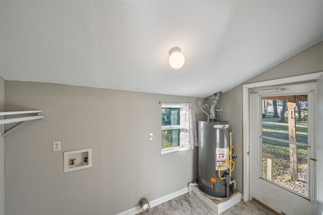 Building Photo - 24011 Lenze Rd