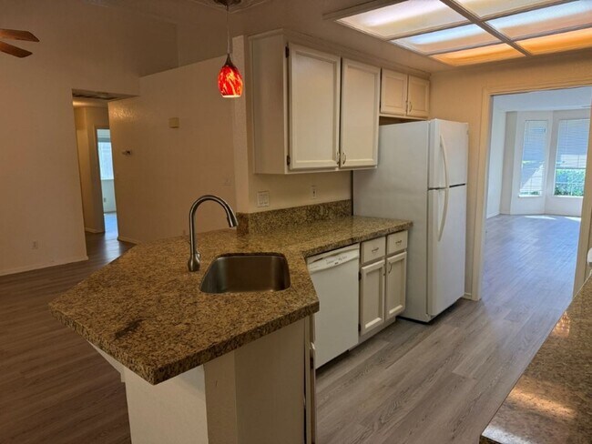 Building Photo - Modern 3 Bedroom 2 Bath One Story Browns Valley Vacaville *Star Rentals