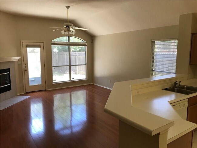 Building Photo - 10309 Broomflower Dr