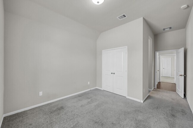 Building Photo - 2807 Jehlon Ln