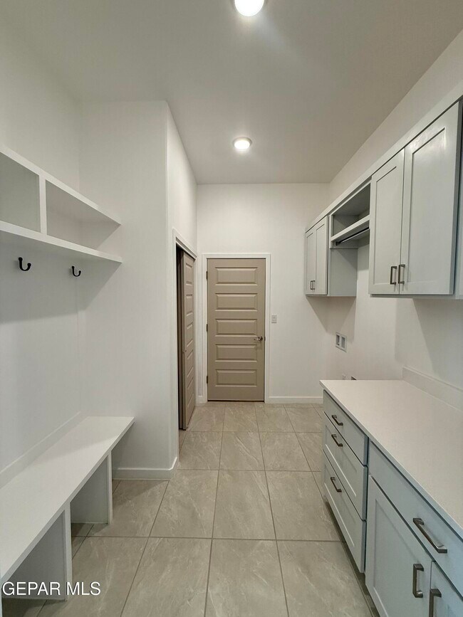 Building Photo - 13912 Garforth Ave