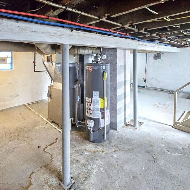 Building Photo - 3-Bedroom Home with Attic and Basement in ...