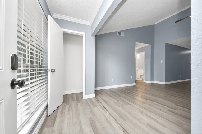 Building Photo - 26722 Cypresswood Dr