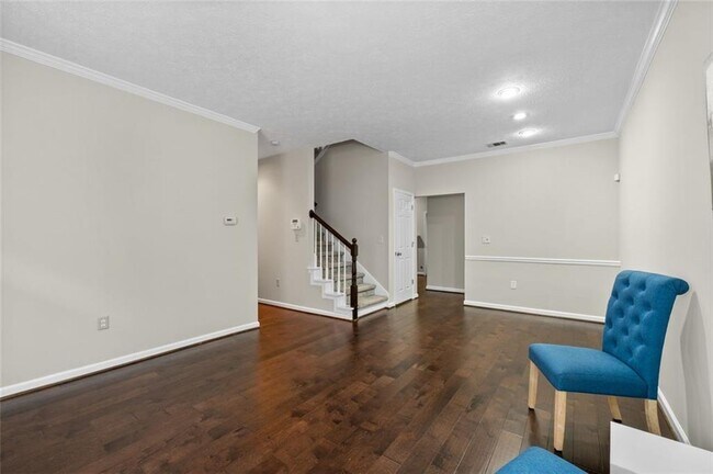 Building Photo - 2680 Pine Tree Rd NE