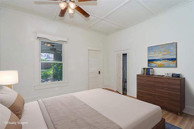 Building Photo - 201 E Pecan St