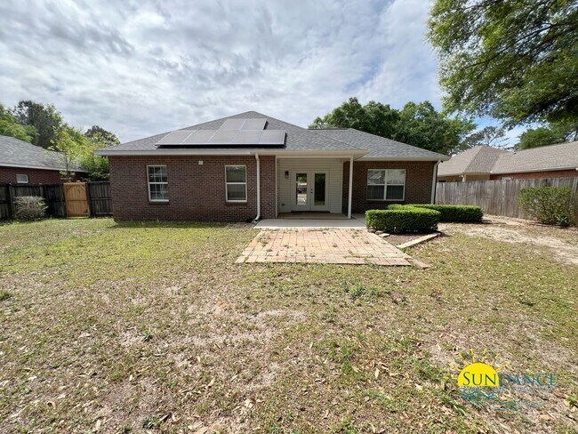 Building Photo - 3 Bedroom Smart Solar Home in Crestview!