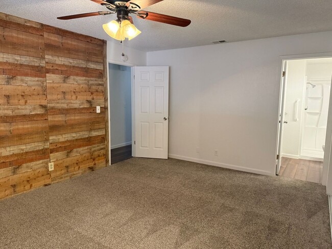Building Photo - 3356 Meadow Way