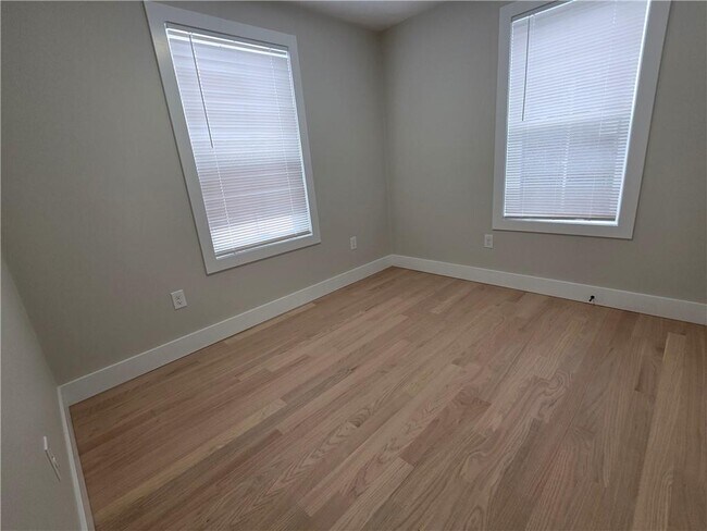 Building Photo - 29 Dunford St