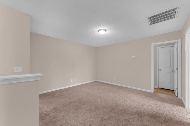 Building Photo - 139 W W Winn Ave