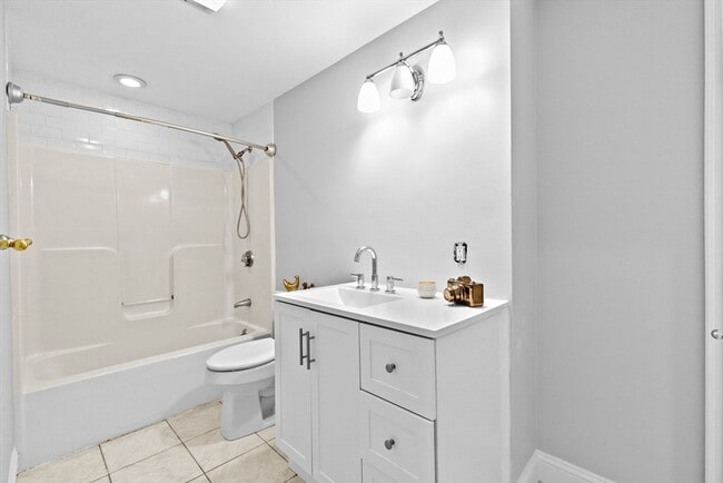 Building Photo - 22 Broad Oak Way