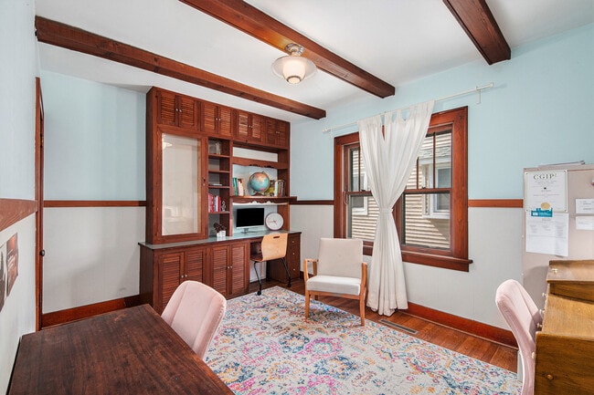 Building Photo - 932 Garfield Ave NW