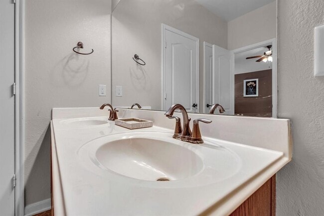 Building Photo - 4330 Lake Cypress Cir