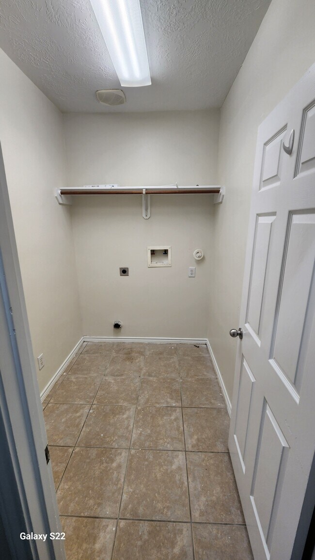 Building Photo - 4914 Trailing Clover Ct