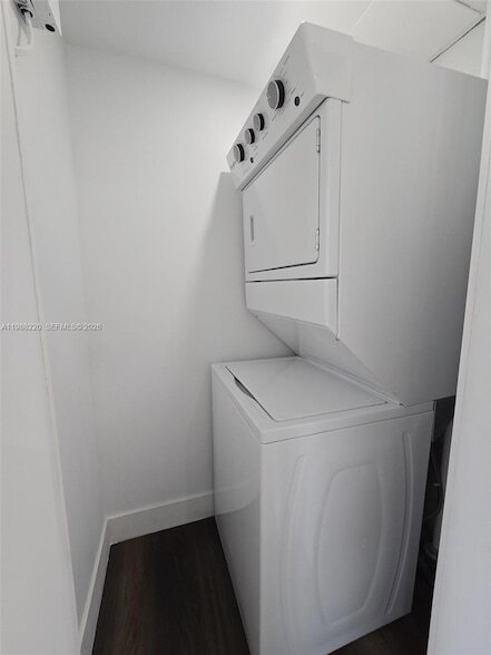 Building Photo - 3245 SW 88th Ct